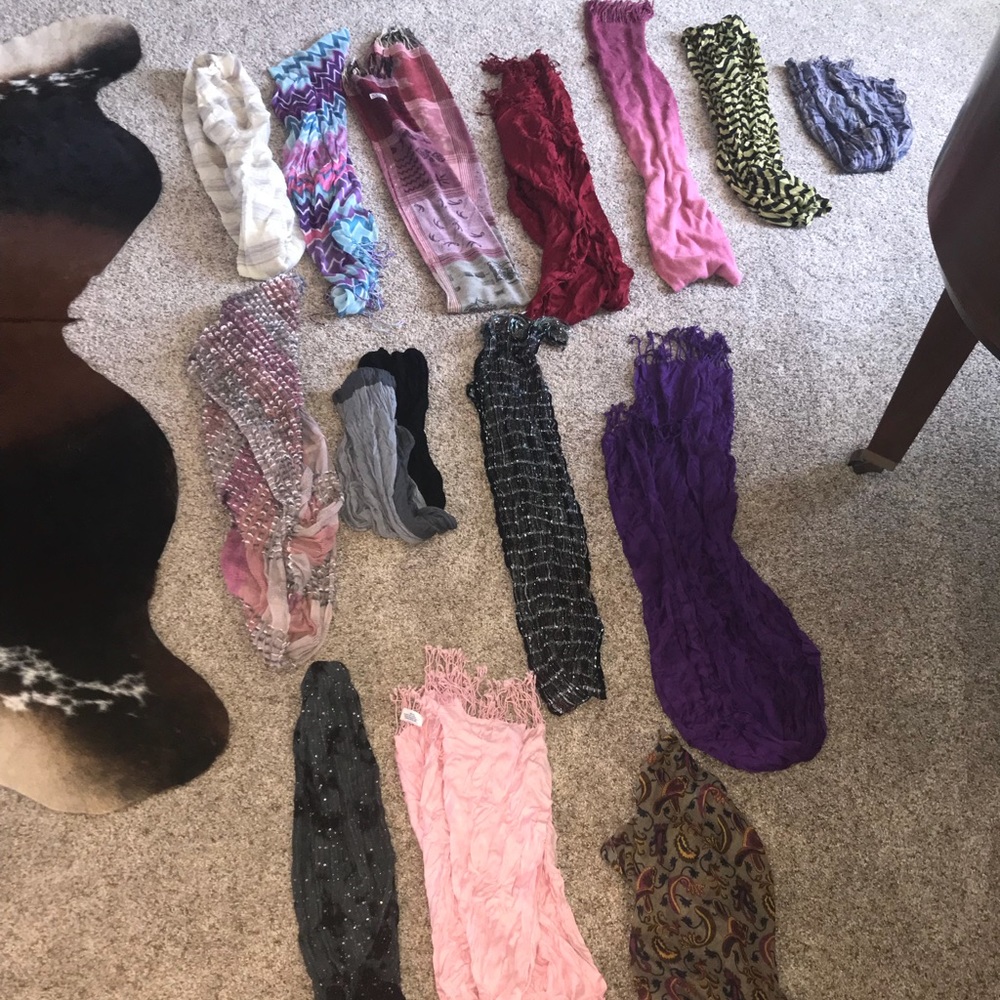 Multiple Scarfs - image 2